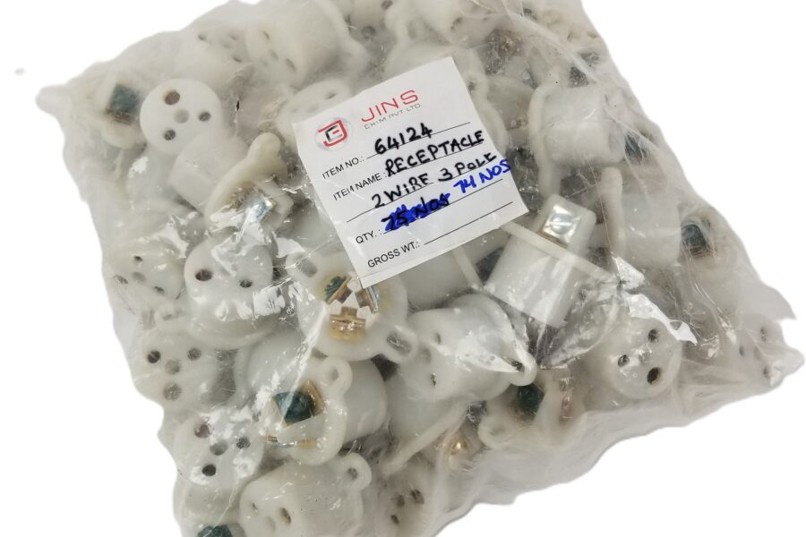 NEW LISTING! FREE EXPEDITED PRIORITY MAIL SHIPPING! 74 JINS Item No: 64124 Receptacles Body 3 Wire 3 Pole Type D India Plug NOS NEW