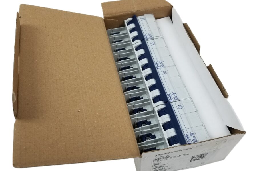 NEW LISTING! FREE EXPEDITED PRIORITY MAIL SHIPPING! 4ct Altech 3C30UL Circuit Breaker Thermal Magnetic 30A 480/277 VAC 3-Pole NEW