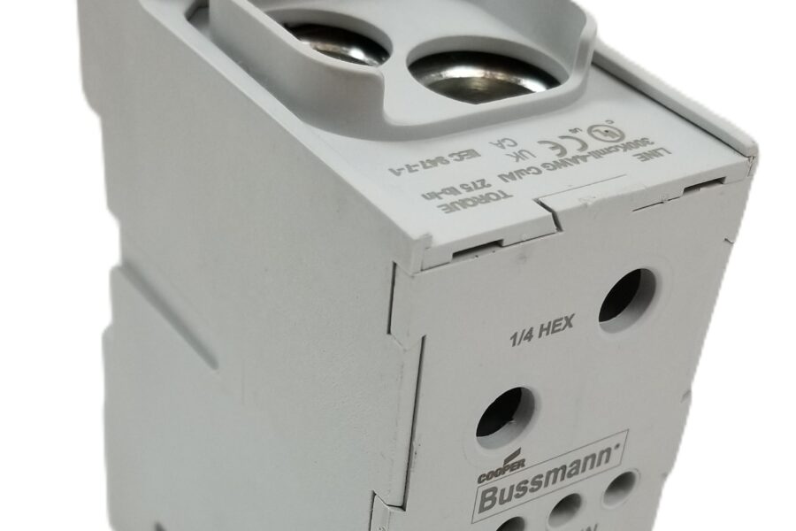 NEW LISTING! FREE EXPEDITED PRIORITY MAIL SHIPPING! Bussmann Eaton Power Distribution Block PDBFS377 570A 600V 8-4AWG DIN Rail NEW