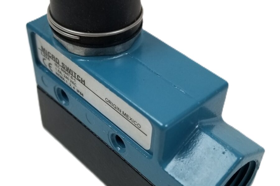 NEW LISTING! FREE EXPEDITED PRIORITY MAIL SHIPPING! HONEYWELL BZE6-2RN Micro Switch Limit Switch Plunger 6.67N 480Vac 15A IP66 NEW