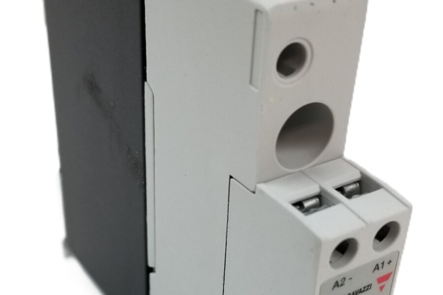 NEW LISTING! FREE EXPEDITED PRIORITY MAIL SHIPPING! CARLO GAVAZZI RGC1A60D15KGU Solid State Contactor 1-Pole 25A 4-32 VDC NEW