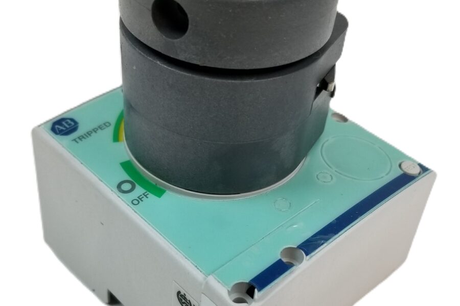 NEW LISTING! FREE EXPEDITED PRIORITY MAIL SHIPPING! Allen-Bradley 140G-G-RMX Circuit Breaker Rotary Handle Accessory NEW