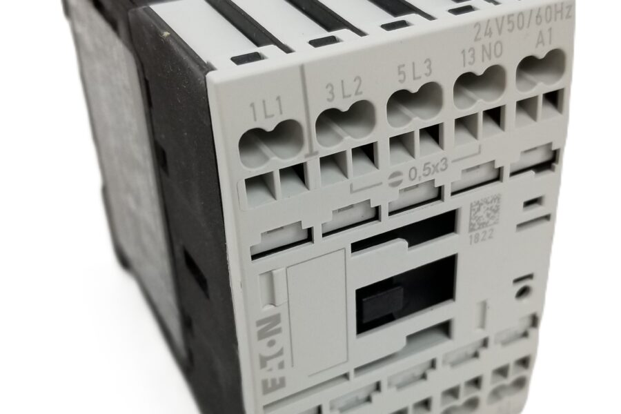 NEW LISTING! FREE SHIPPING! EATON DILM12-10-PI Contactor 24VDC 50/60Hz 3-Pole 12A NEW