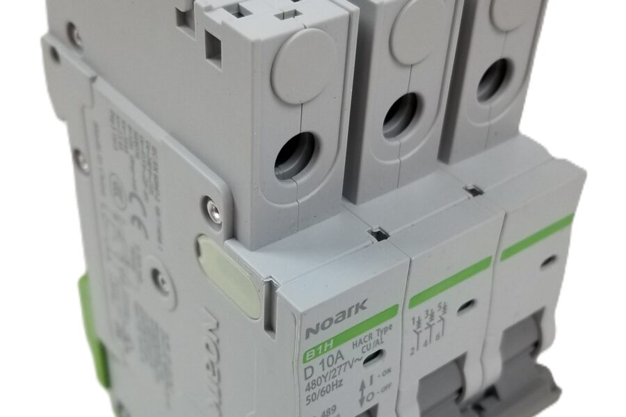 NEW LISTING! FREE SHIPPING! 4 NOARK B1H3D10 Circuit Breaker Miniature 3-Pole 277/480VAC 10A NEW
