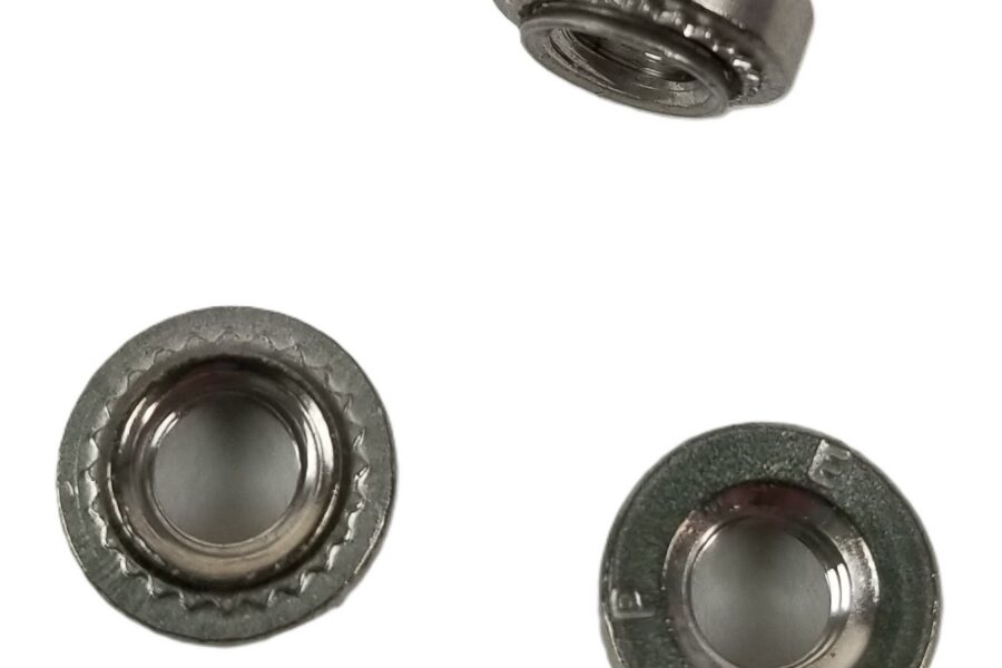 NEW LISTING! FREE SHIPPING! 1000 PENN Engineering CLS-M4-1 PEM Self-Clinching Nuts M4x0.7 StainlessSteel NEW