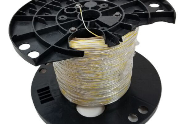 NEW LISTING! FREE SHIPPING! 2000′ 1061-20/10-9-4 20AWG Stranded HookUp Wire White/Yellow PVC 300V NEW