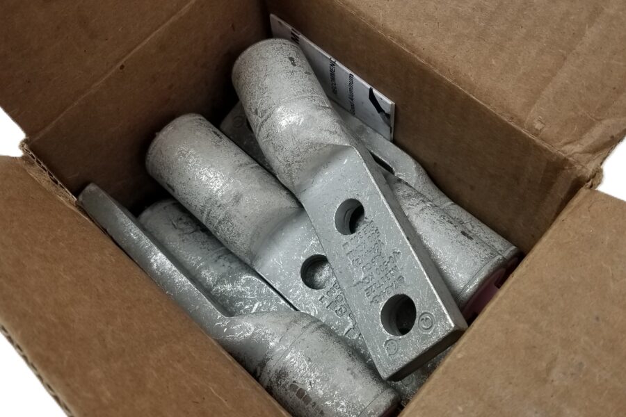 NEW LISTING! FREE SHIPPING! 10 BURNDY YA34A3N131T12E 2Hole Lug Compression Connector Straight 750 KCMIL NEW