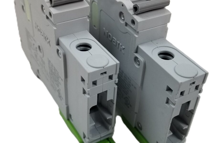 NEW LISTING! FREE SHIPPING! 2 NOARK B1N1C4 Circuit Breaker Thermomagnetic Miniature 1P 4A 240Vac/60Vdc NEW