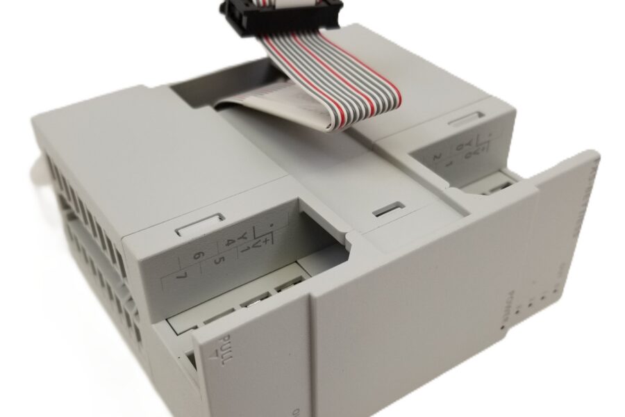 NEW LISTING! FREE SHIPPING! Mitsubishi Electric FX5-8EYT/ESS Digital I/O Module 24 VDC DIN Rail Mount NEW