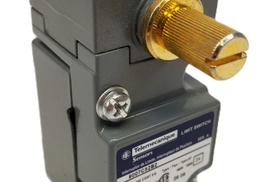 NEW LISTING! FREE SHIPPING! Telemecanique 9007C52B2 Limit Switch 10A 600V 1NC/1NO NEW