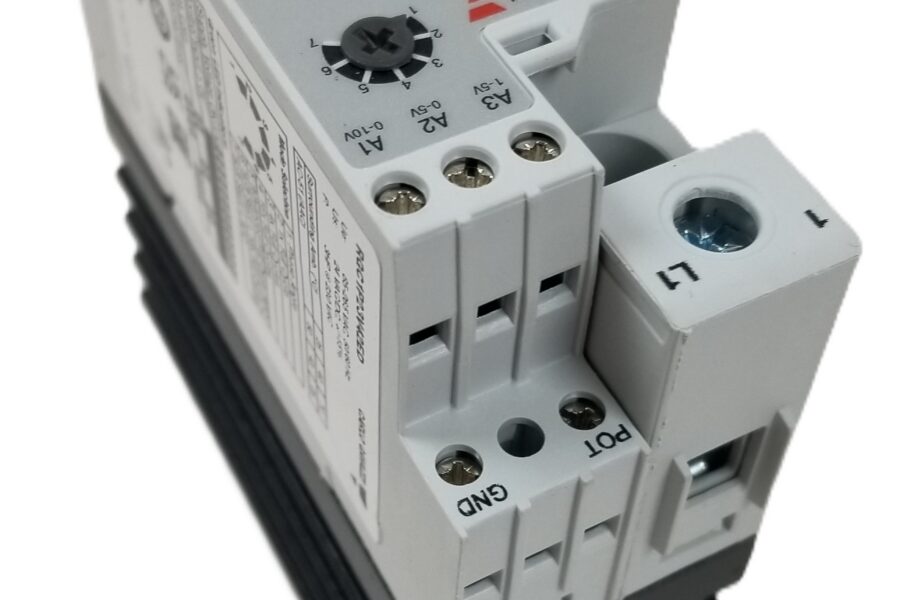 NEW LISTING! FREE SHIPPING! CARLO GAVAZZI RGC1P23V42EDT Solid State Relay 0-10Vdc Control 85-265V Oper. NEW