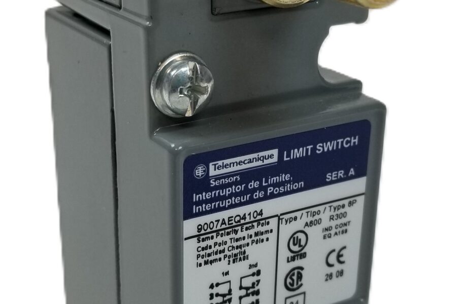 NEW LISTING! FREE SHIPPING! Telemecanique 9007AEQ4104 Limit Switch 10A 600 VAC 2NO/2NC 2-Pole NEW