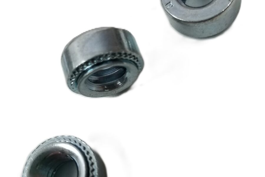 NEW LISTING! FREE SHIPPING! 900 PENN Engineering S-0420-1ZI PEM Self-Clinching Nuts .250-20 Steel Plain NEW