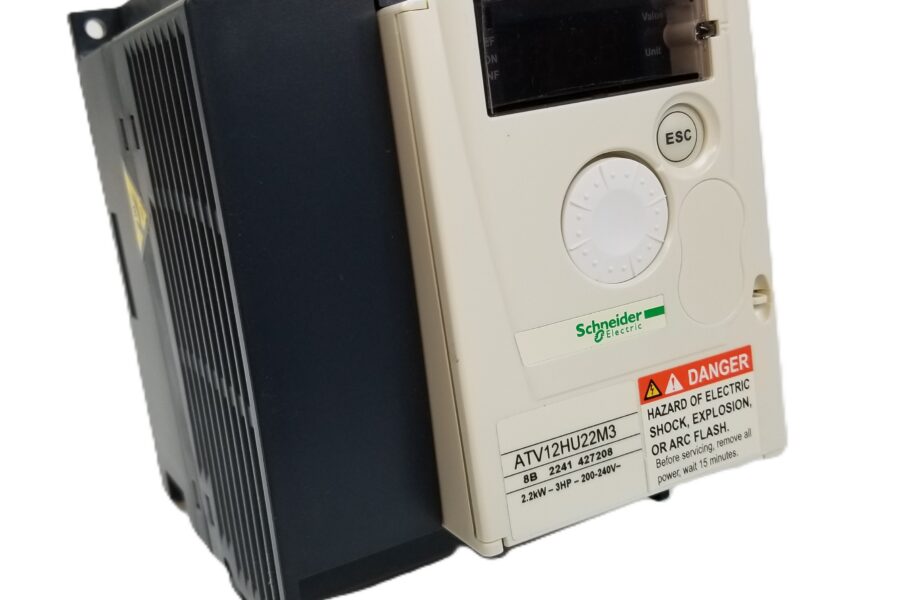NEW LISTING! FREE SHIPPING! Schneider Electric ATV12HU22M3 AC Speed Drive 3HP 2.2kW 200-240V NEW