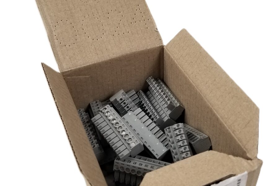 NEW LISTING! FREE SHIPPING! 50 Phoenix Contact 1717182 Terminal Block Plug 8A 16-28 AWG NEW