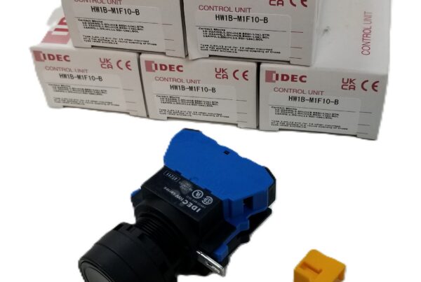 NEW LISTING! FREE SHIPPING! 5 IDEC HW1B-M1F10-B Pushbutton Switch Black 1NO Flush Momentary Panel Mount 22mm