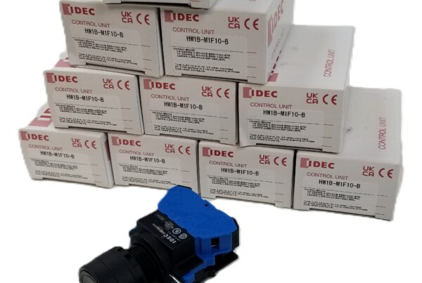 NEW LISTING! FREE SHIPPING! 10 IDEC HW1B-M1F10-B Pushbutton Switch Black 1NO Flush Momentary Panel Mnt 22mm