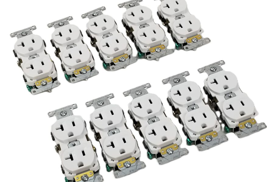 NEW LISTING! FREE SHIPPING! 10 Leviton CR20-W Duplex Receptacle Commercial White 20Amp 125V Outlets NEW